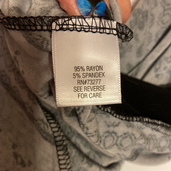 Croft & Barrow long pullover. Black, gray, and white. Super comfortable. - Picture 7 of 7